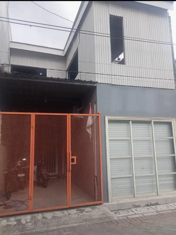 RUMAH 2 LANTAI DIBAWAH 1M SEMEMI BENOWO DEKAT MANUKAN CITRALAND