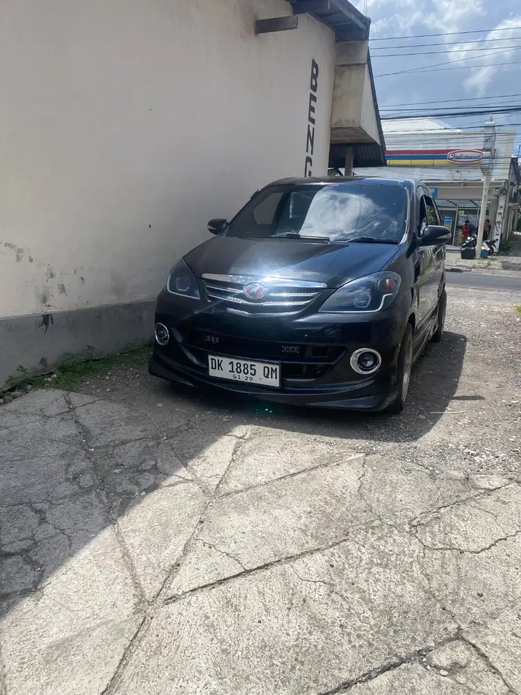 Mobil avanza s variasi