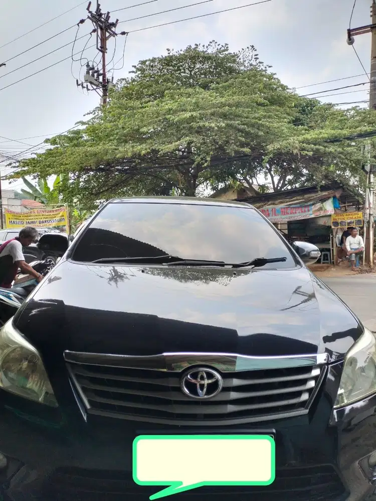 Toyota Kijang Innova 2011 Bensin