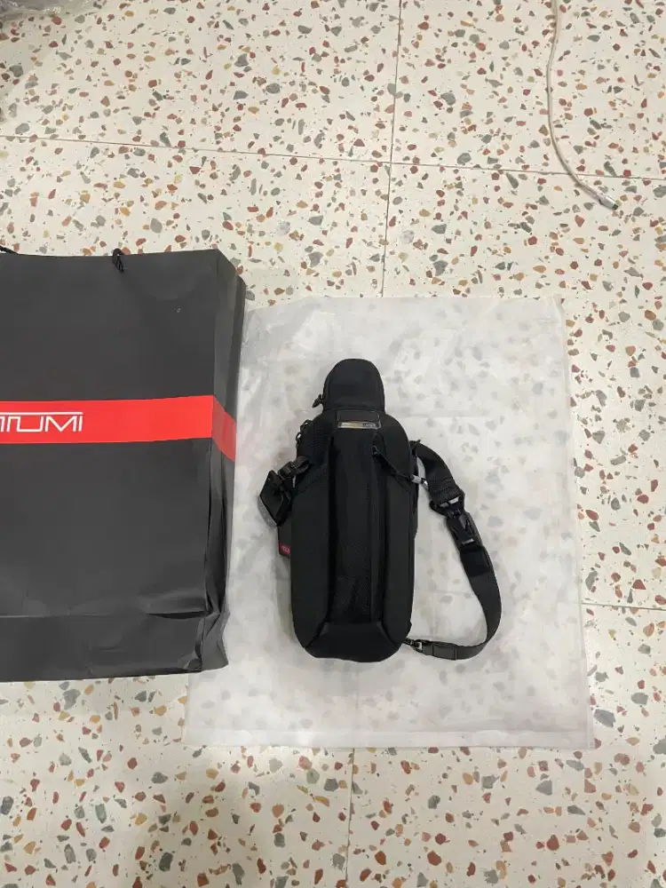 Tumi Esports pro sling