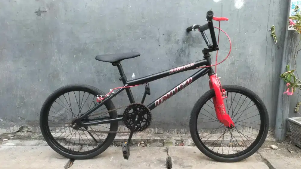 Sepeda bmx united