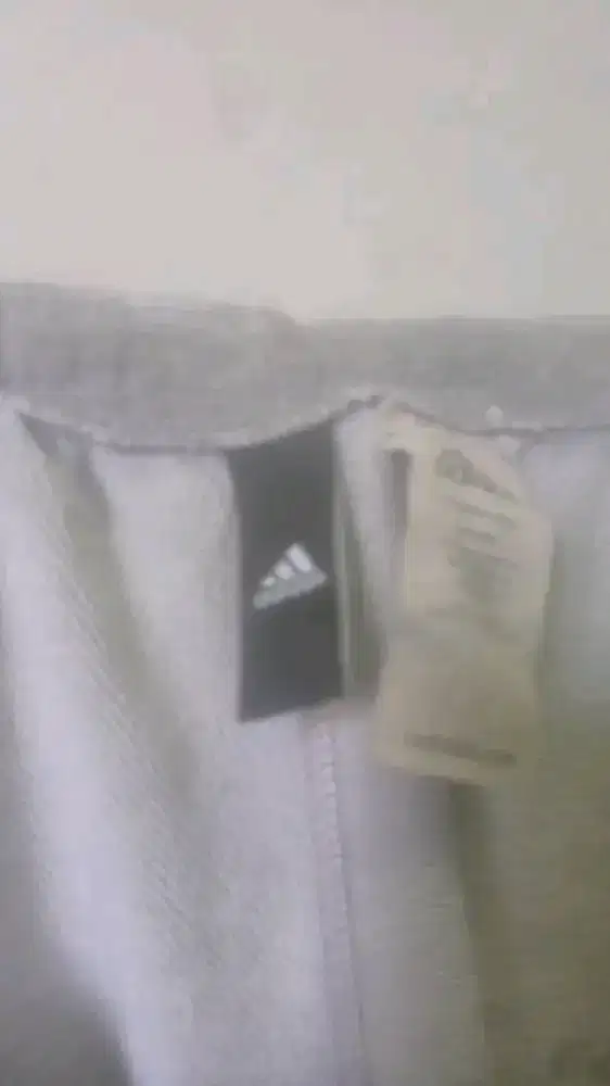 Celana panjang merek adidas