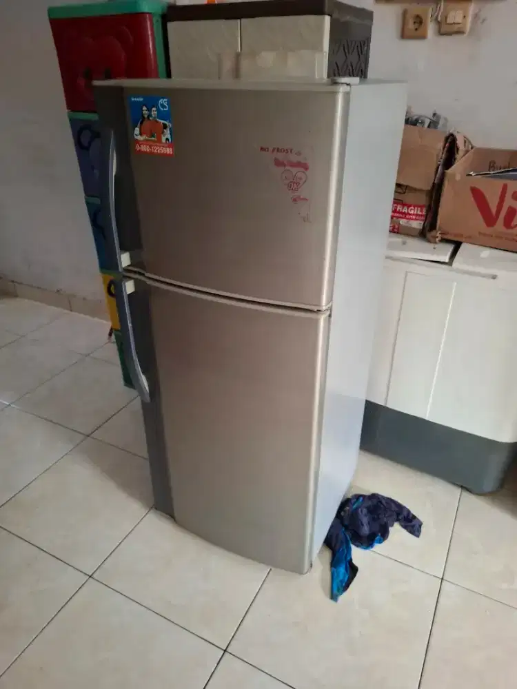 Kulkas sharp 2 pintu cikarang utara