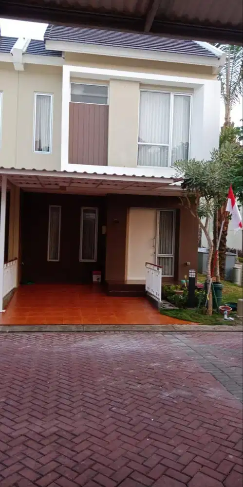 Rumah Full Furnished Malibu Village 2KT + 2KM (HOEK)