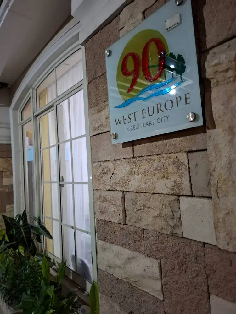 Dicari Asisten Guru Bahasa Inggris Wanita Umur Max 25 tahun