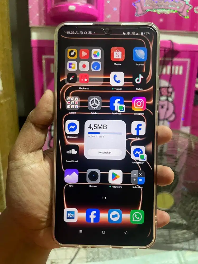 Realmeee note 70 ram 4+8 128gb