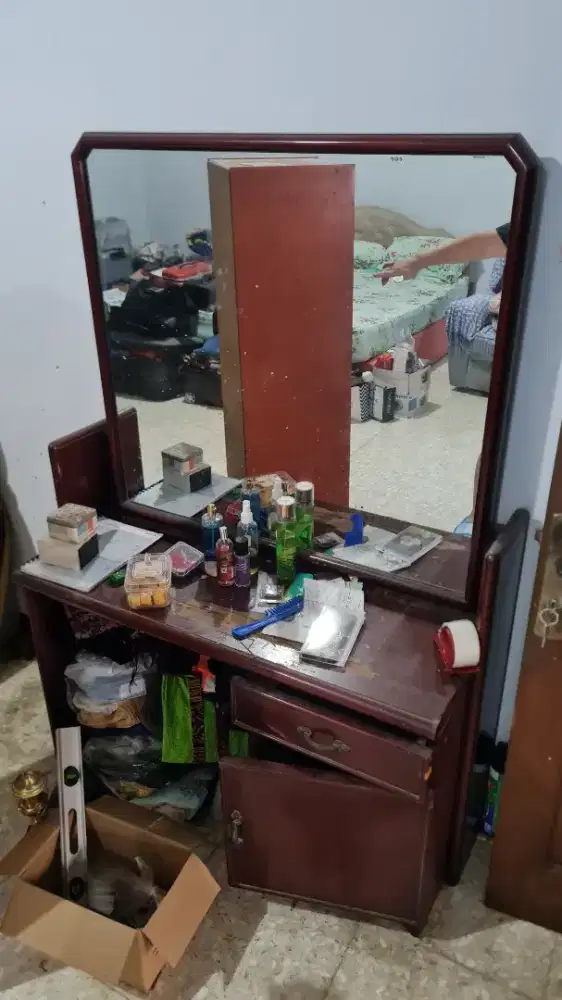 Meja Rias kayu model lama