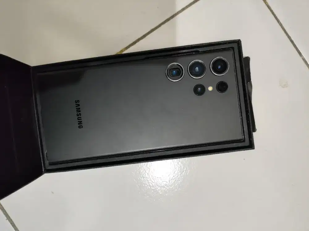 Di jual Samsung S23 Ultra 12/256 Indonesia