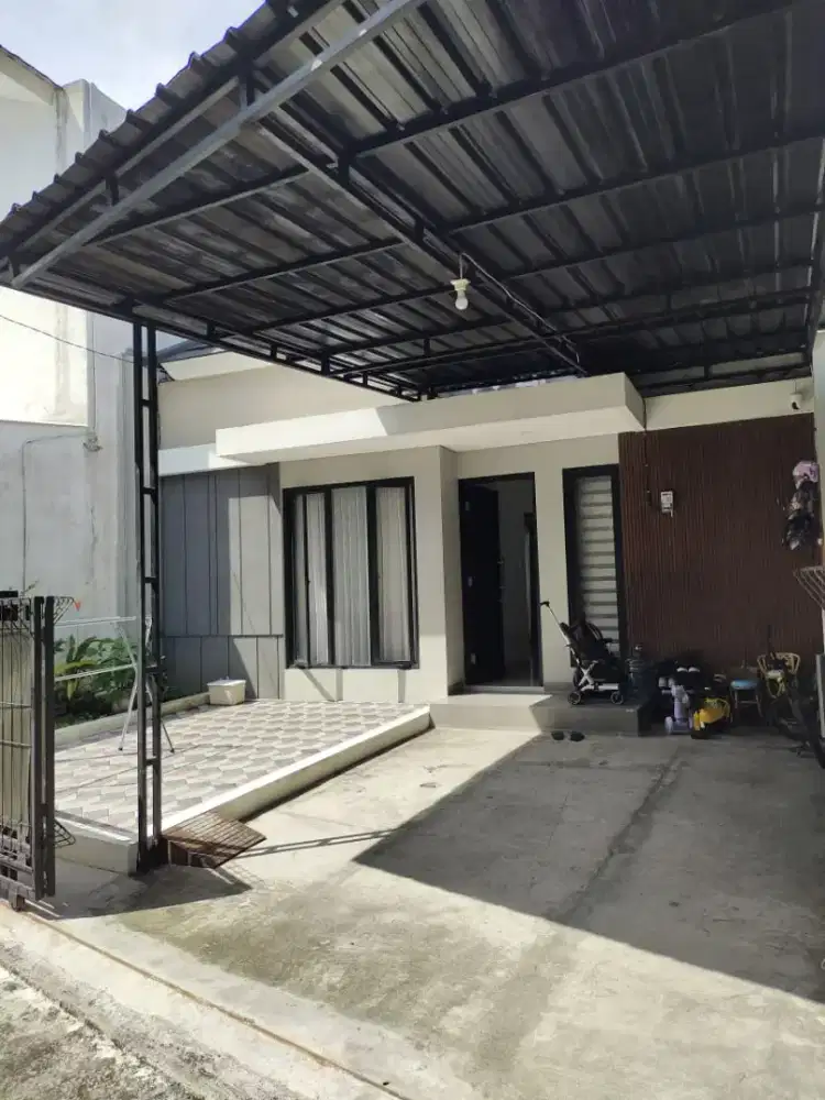 Dijual Rumah Lokasi Strategis di Barat Terminal Jombor