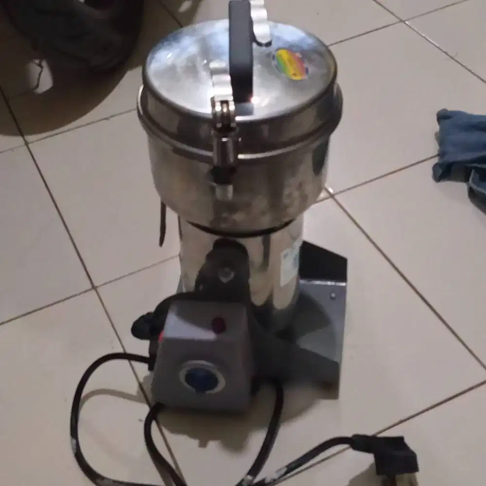 Grinder bumbu dan kopi