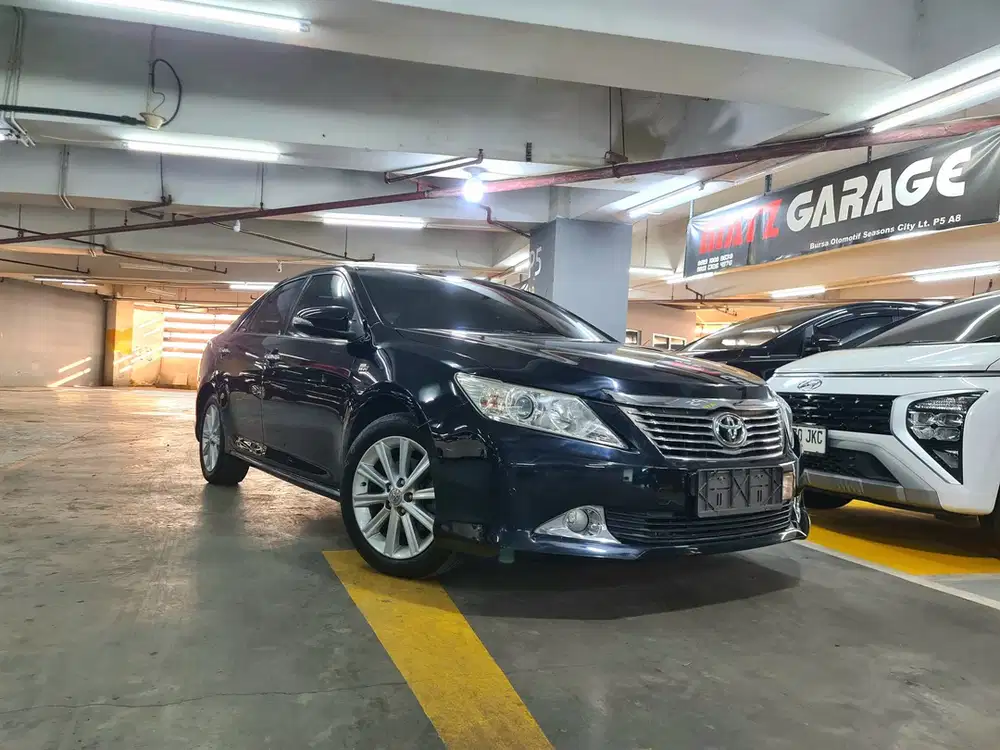 Toyota Camry 2.5 V AT 2014 Bensin