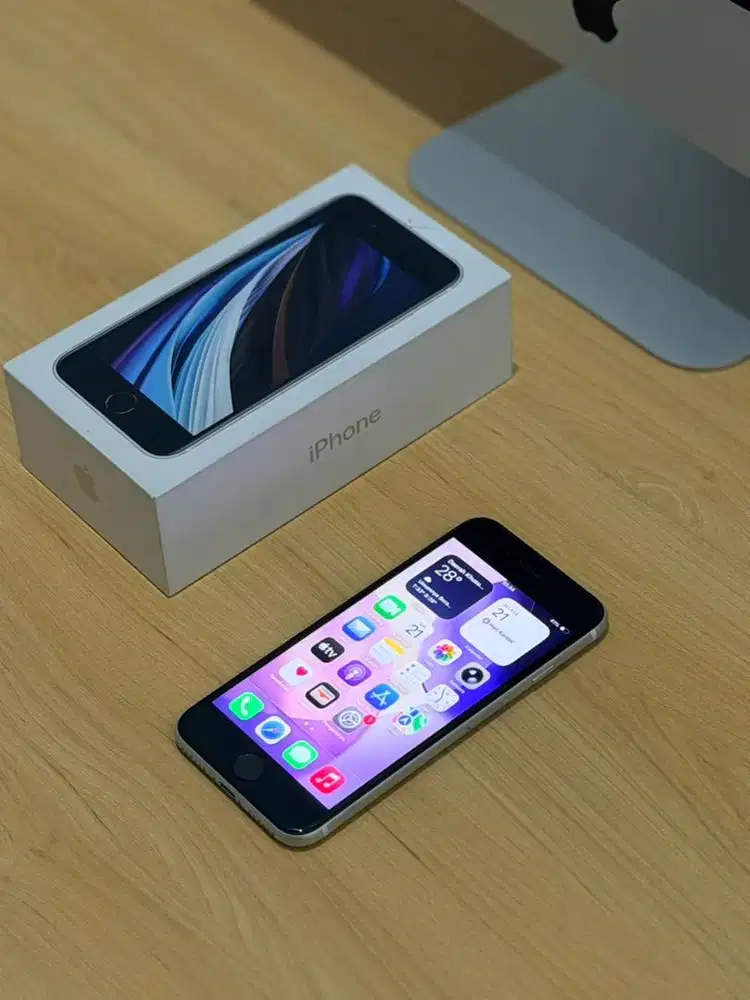 iPhone SE 2020 128GB iBox White BH : 83%