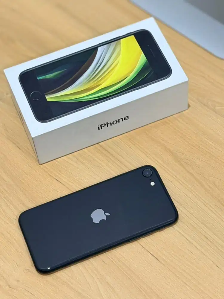 iPhone SE 2020 128GB iBox Black BH : 83%