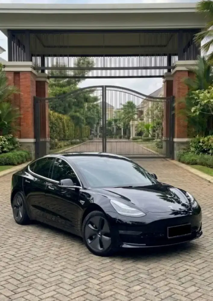 Tesla 
(Listrik) Model 3
Standard Plus Package