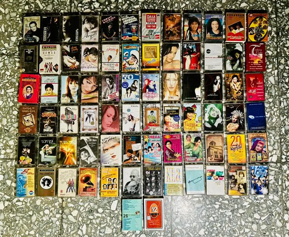 Kaset Pita Barat & Lokal