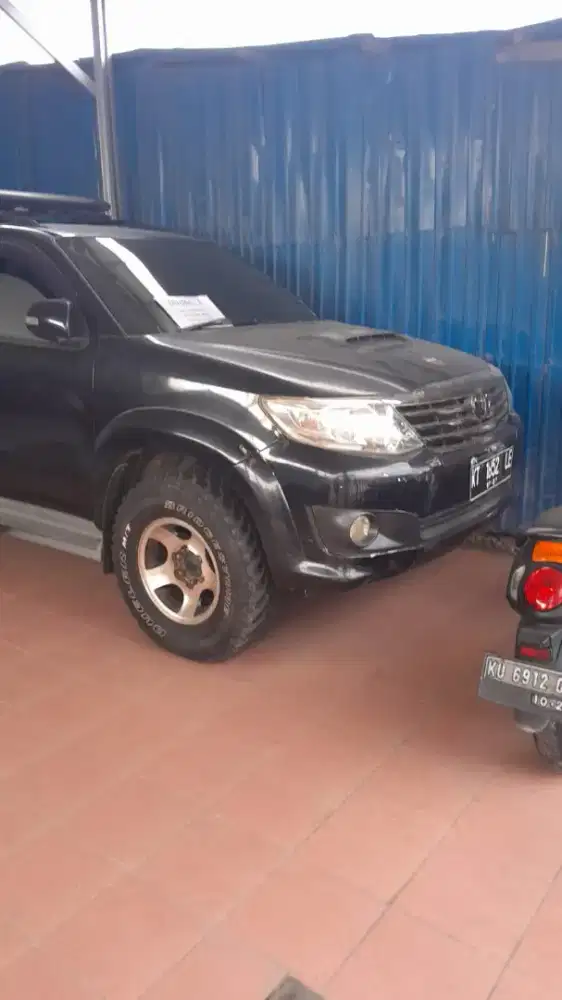 Toyota fortuner 2012