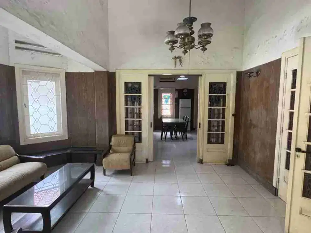 LANGKA!! RUMAH KOMERSIAL PUSAT KOTA SURABAYA DIJUAL