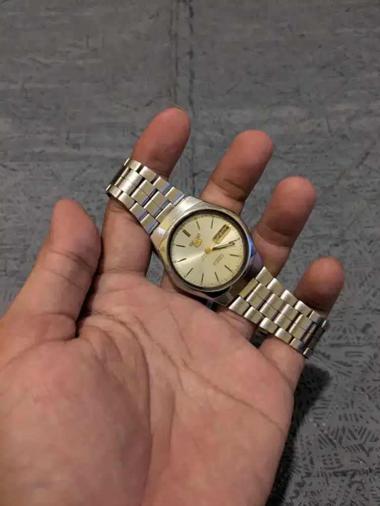 Jam tangan vintage seiko 5 daydate original