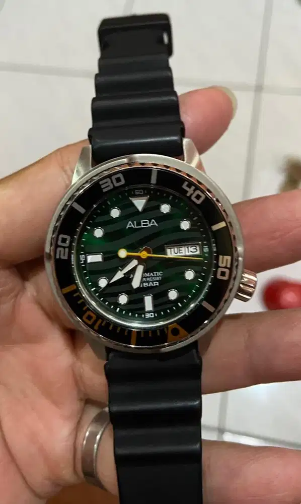 Jam tangan Alba otomatis