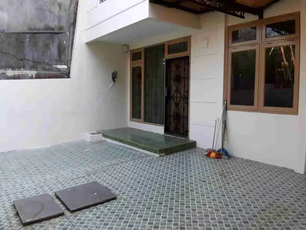 Rumah Sewa 2 Lantai di Taman Sunter Agung, Jakarta Utara