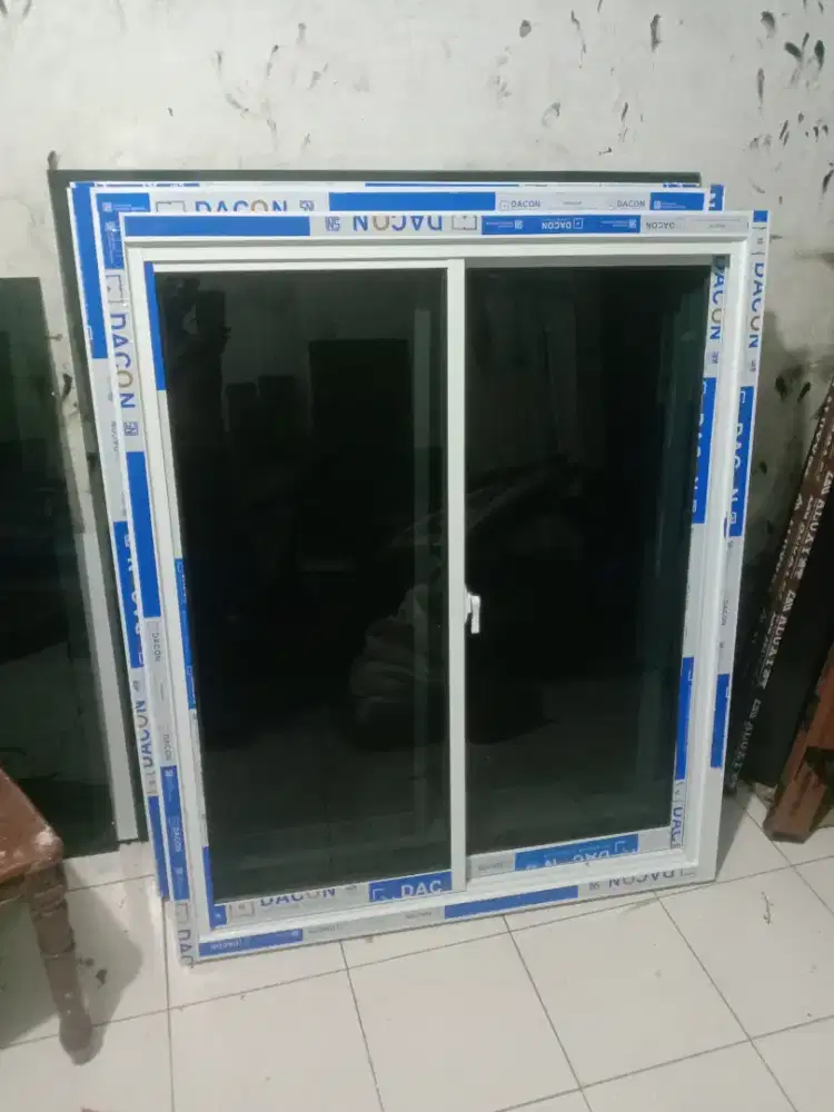 Kusen jendela sliding aluminium ukuran 100x120 sudah lengkap semua