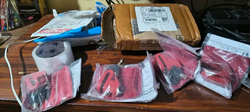 Kunci Cakram Sepeda Motor (Merk Honda) Warna Merah