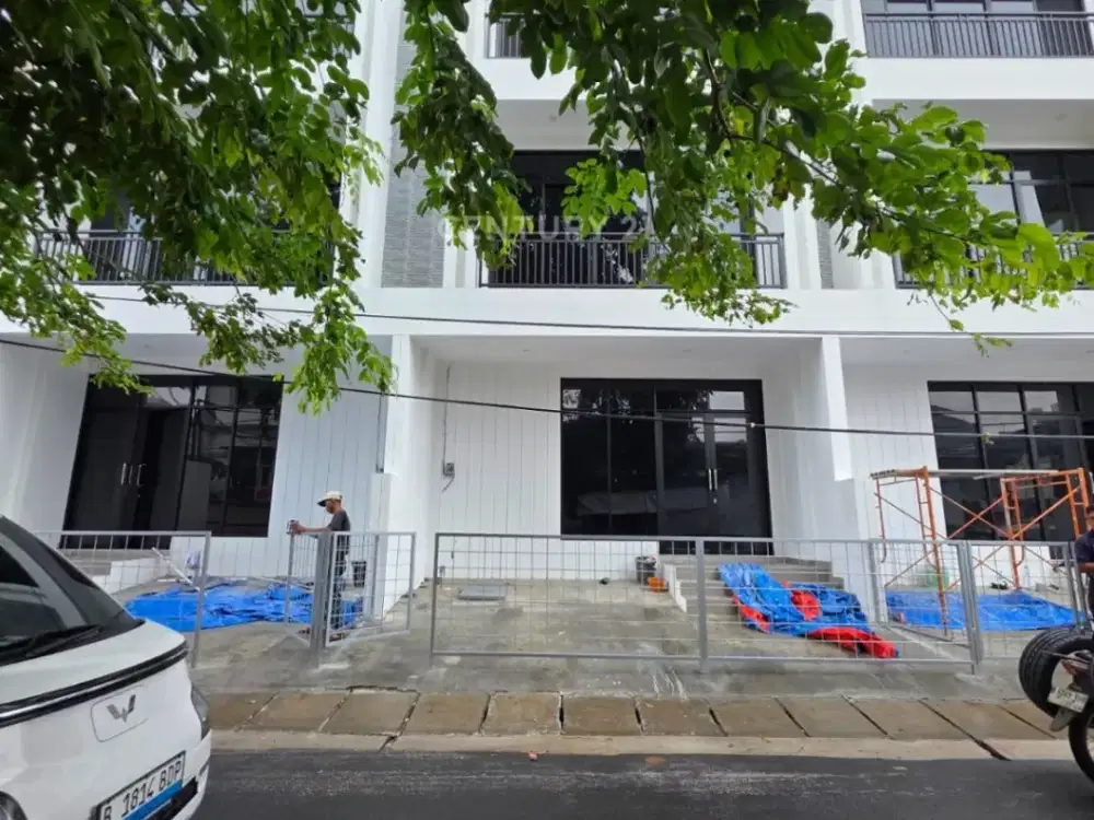 Ruko 3 Unit Baru Premium  Taman Ratu Cocok Untuk Usaha