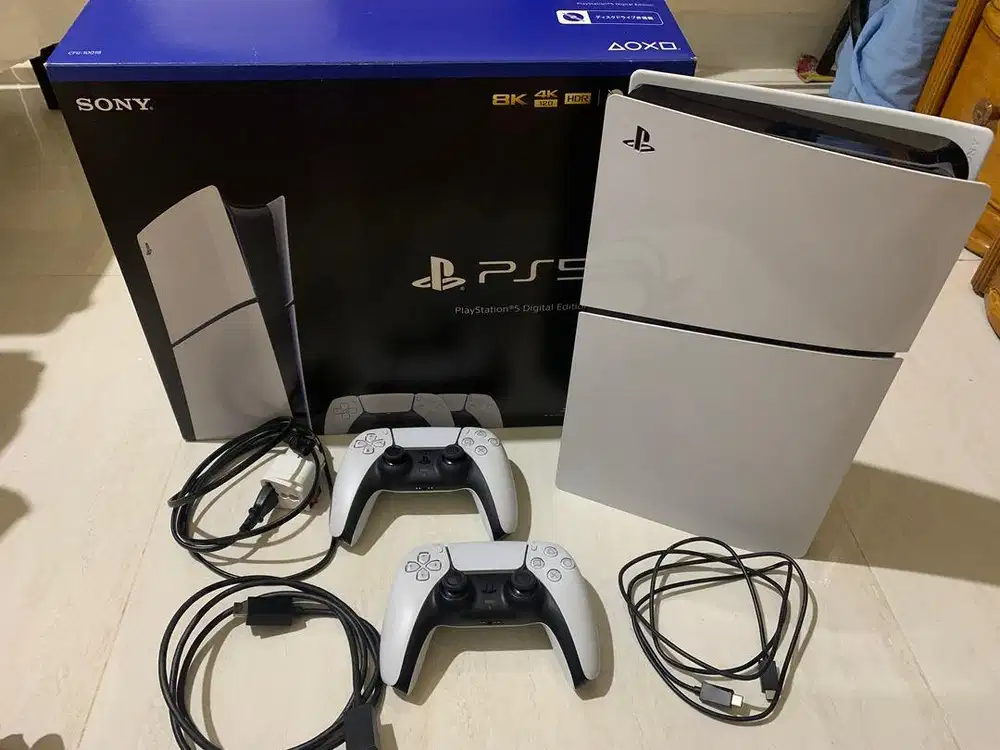 Dijual PS5 Slim Digital 1 TB + 2 Stick + Games