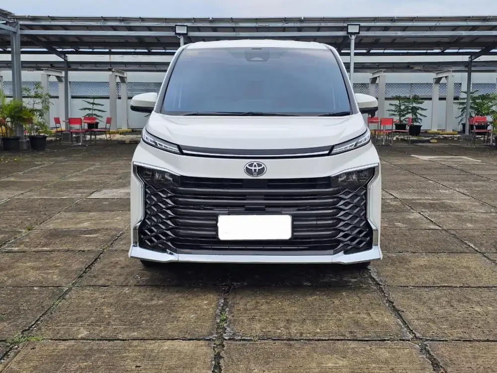 Voxy 2.0 at 2024 putih km 17 ribuan