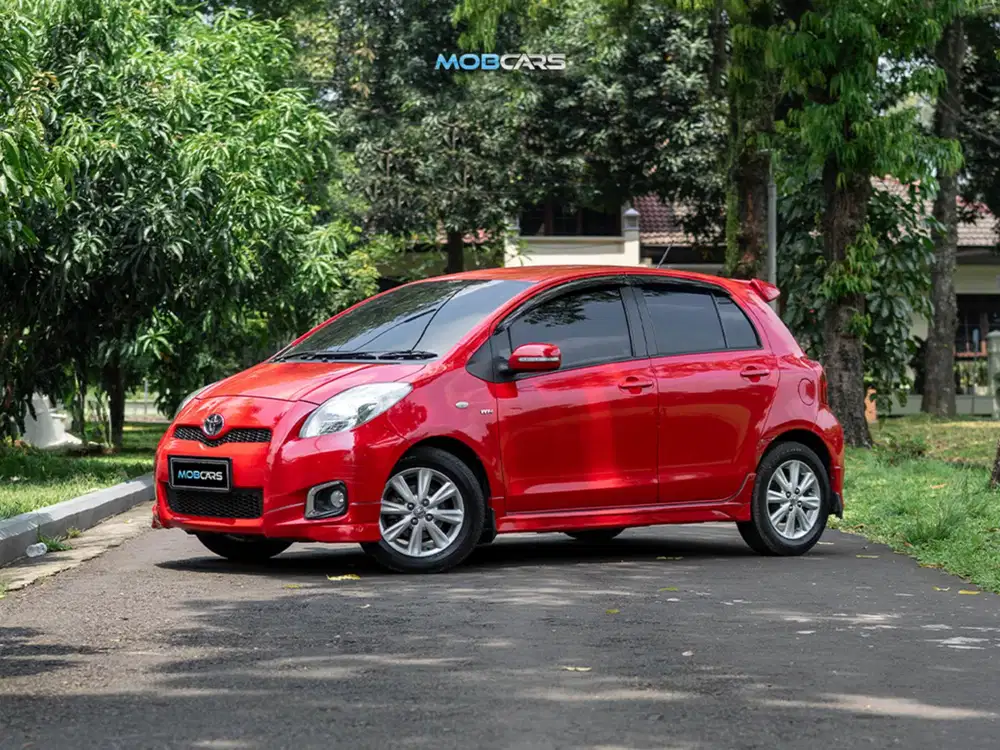 Toyota Yaris E 1.5 AT 2013