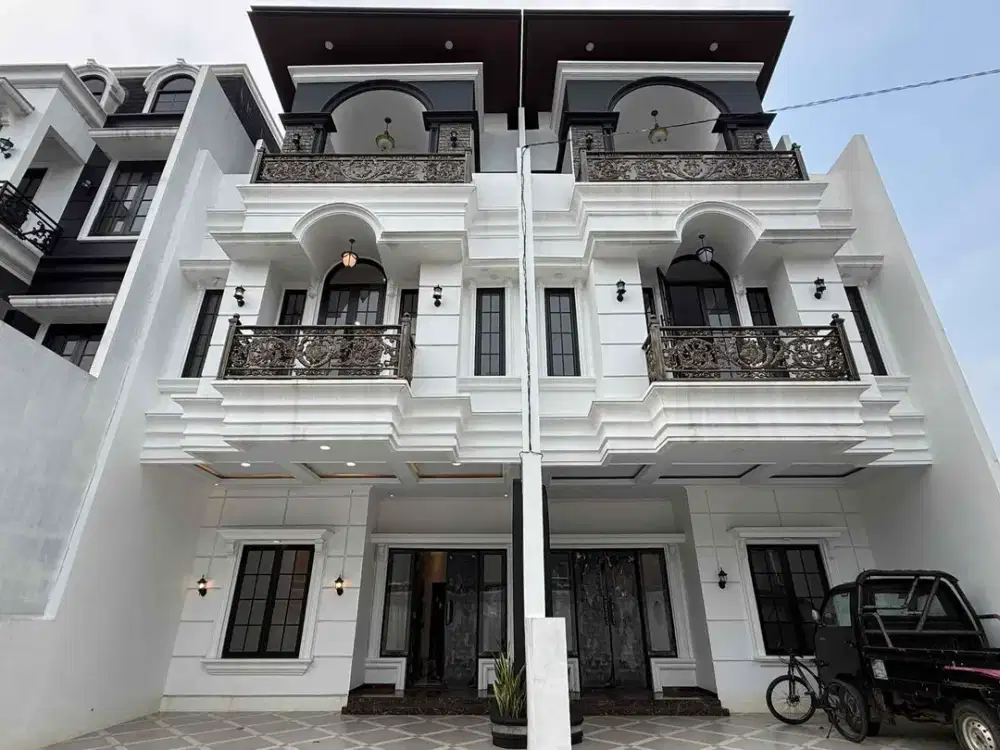 Rumah baru American Classic di Jagakarsa dekat Tol Andara