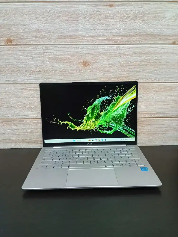 Acer Lite 14
Processor Intel core i3 gen 12 Ram DDR4 8GB 
SSD 512GB