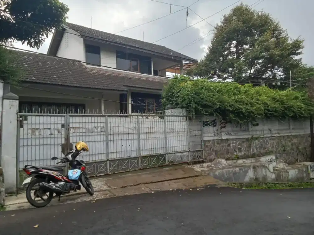 JUAL CEPAT RUMAH DALAM KOMPLEK SUKAHAJI BANDUNG DEKAT TOL PASTEUR