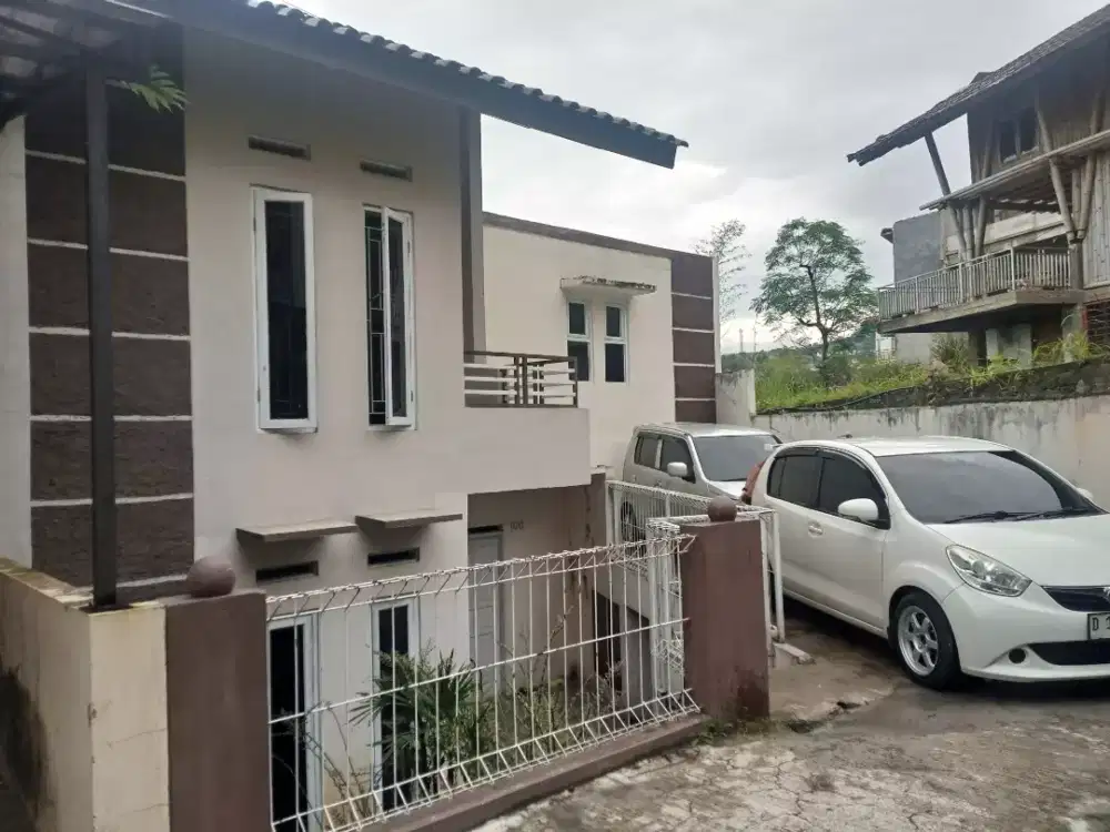 Dikontrakkan Rumah 2 Lantai di Daerah Berudara Segar - Komp. UNISBA