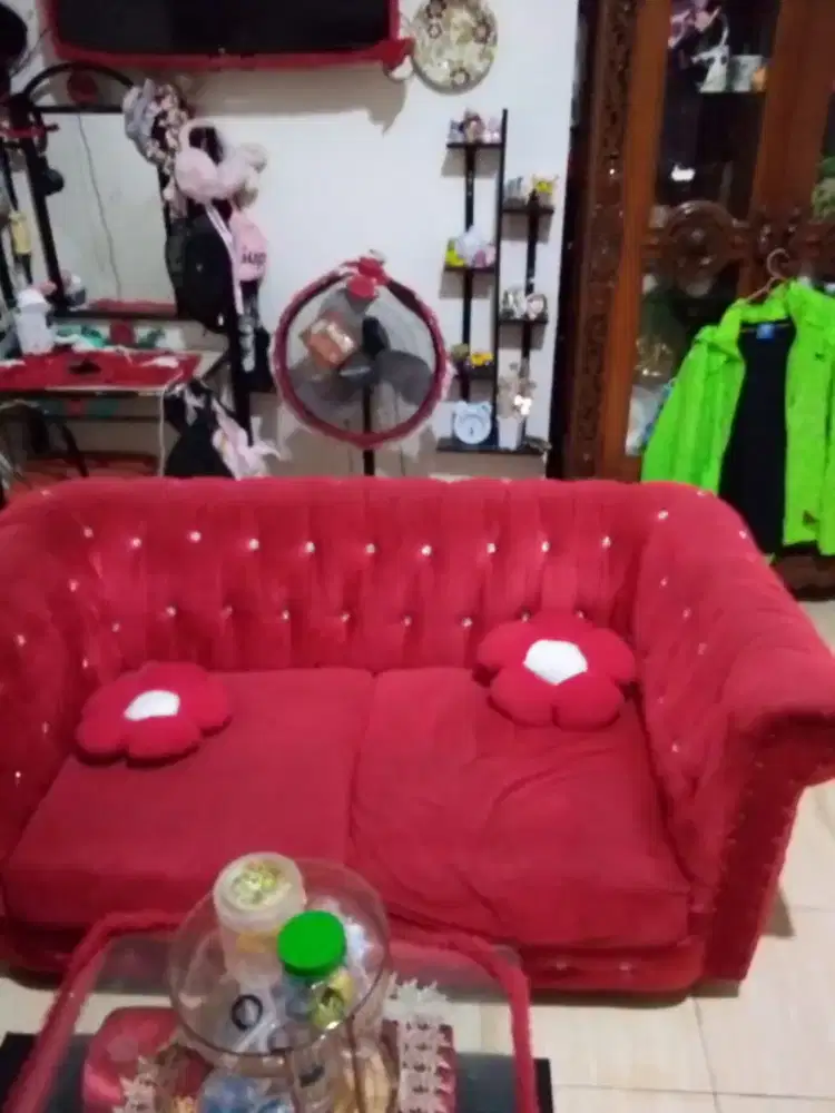 Jual kursi warna pink kondisi seken baik jual karna  mau pindah