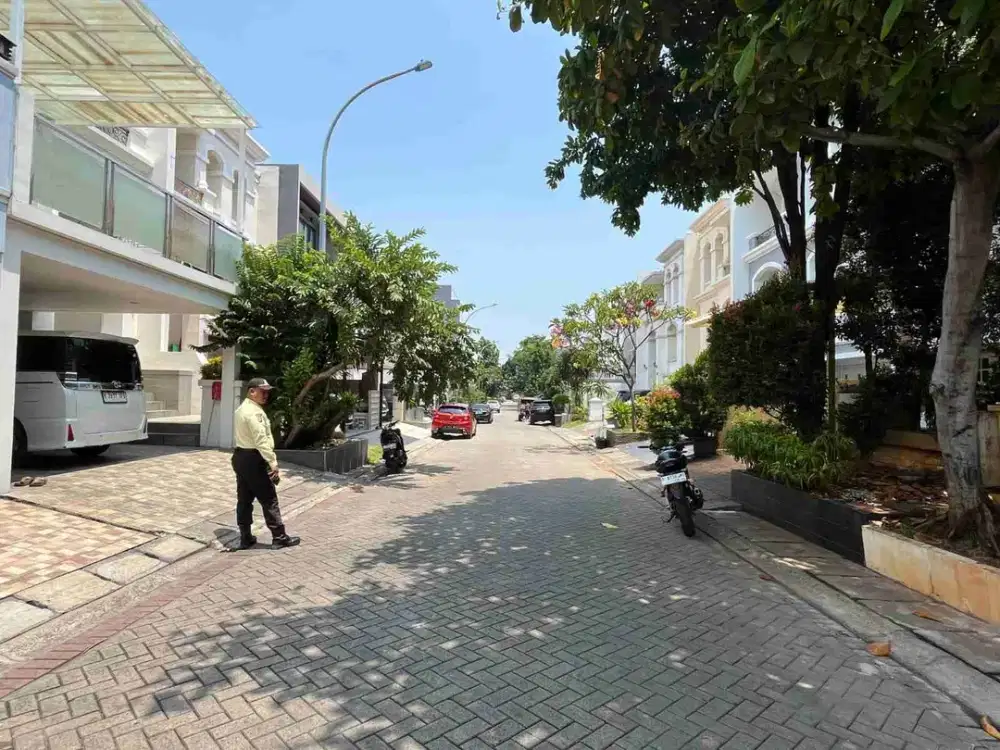 JUAL CEPAT RUMAH 3 LANTAI BUKIT GOLF MEDITERANIA PIK