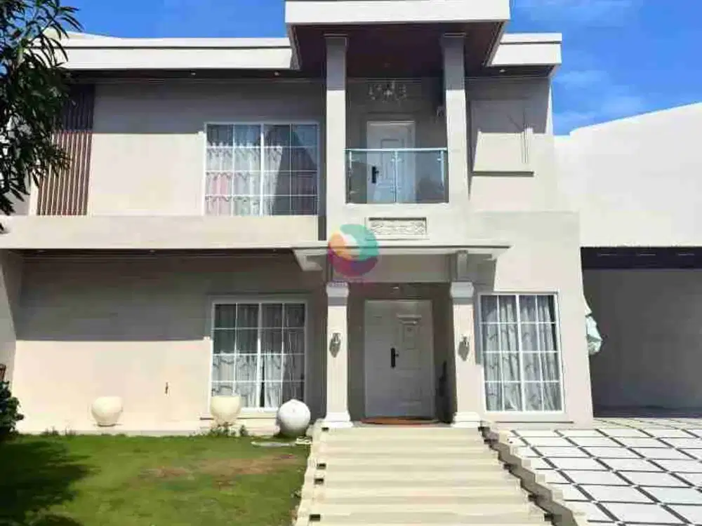 Dijual cepat rumah mewah lengkO dengan private pool di taman kenari