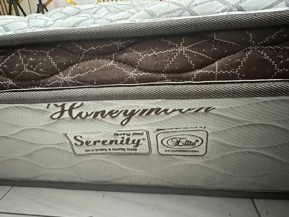 Kasur serenity ukuran 200×180×30 masih sangat bagus