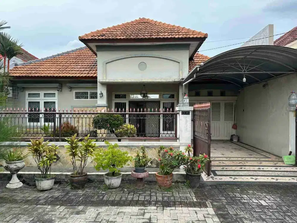 Dijual Rumah Nirwana Eksekutif Jalan Besar