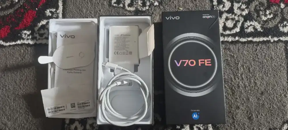 VIVO V70 FE 5G (12/256GB)