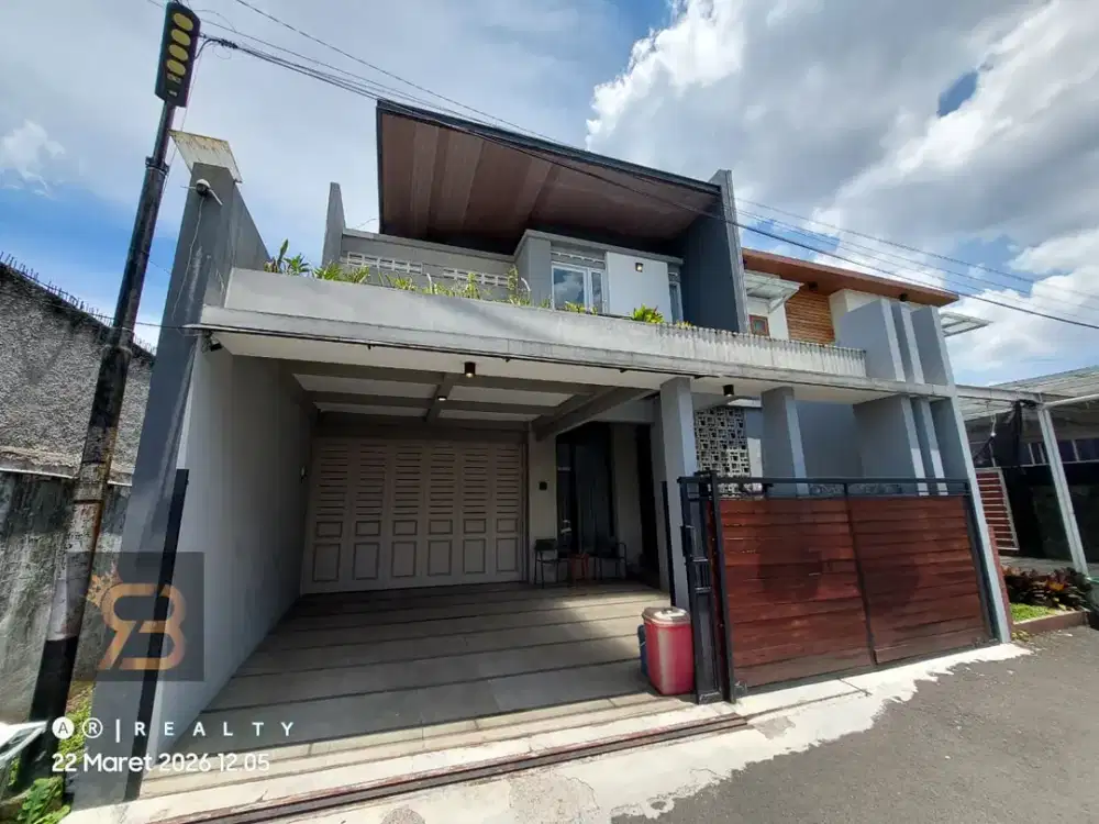 RUMAH BAGUS MODERN Dengan Kolam Renang Pribadi Di Arcamanik Bandung