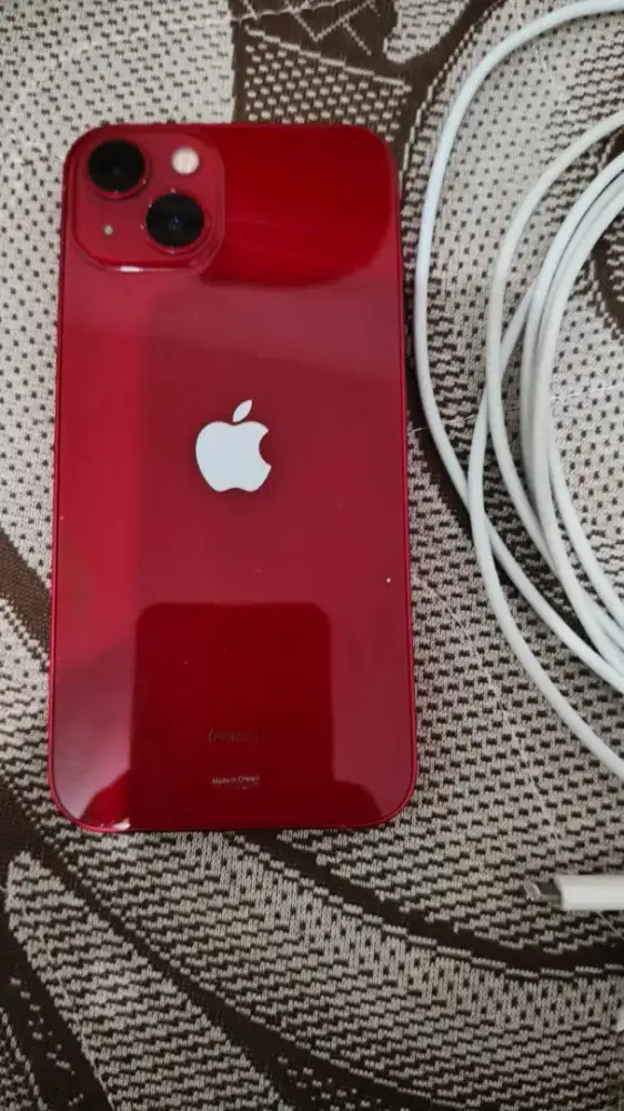 Iphone 13 Merah