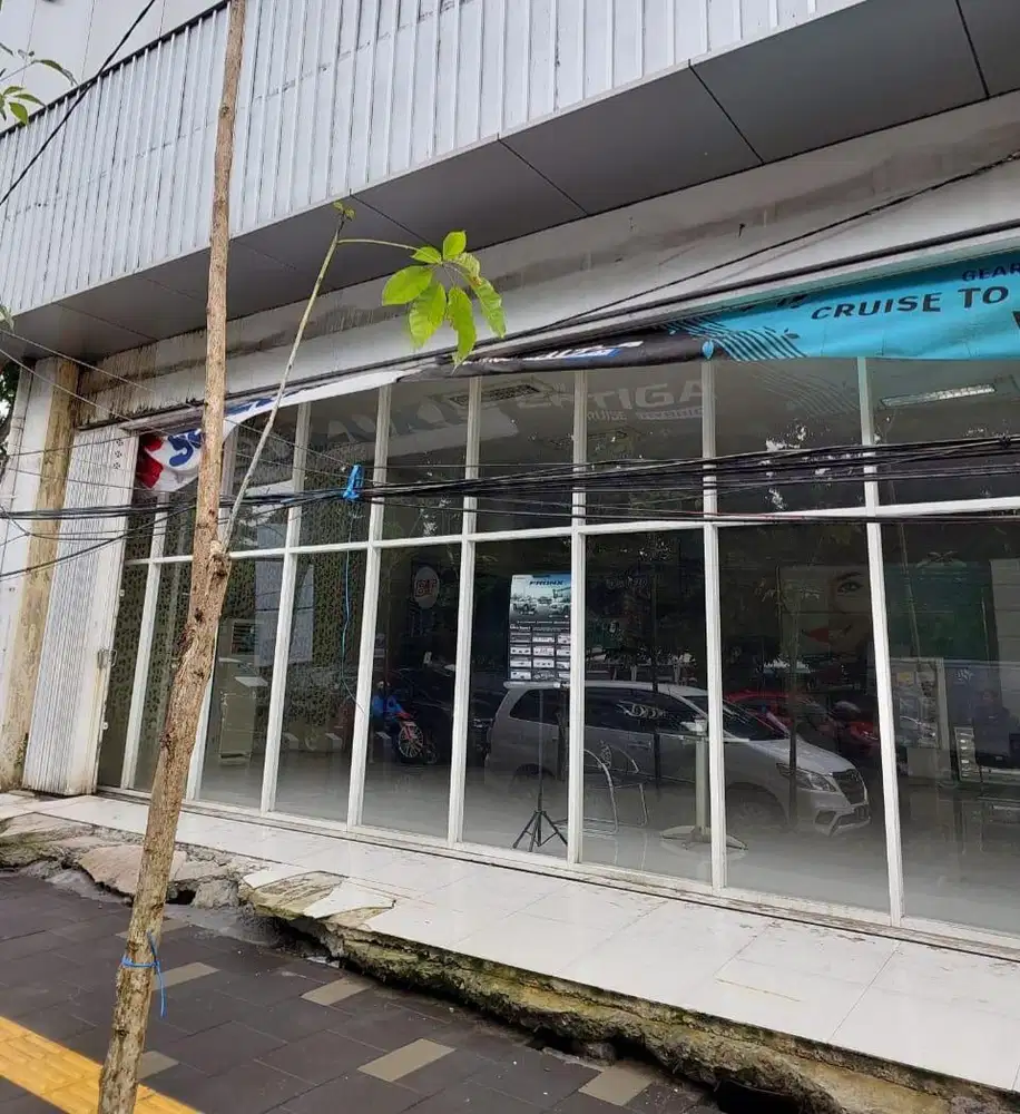 HOT LISTING! DISEWAKAN KOMERSIAL MANYAR KERTOARJO NOL JALAN RAYA