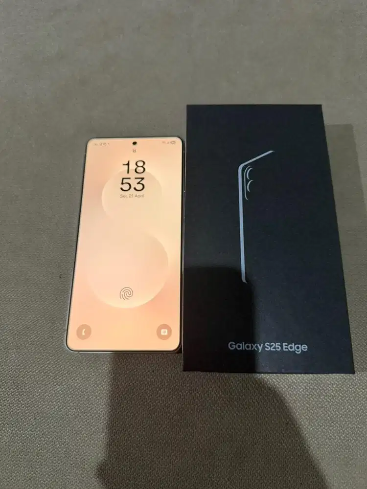 SAMSUNG S25 EDGE 12/256 SILVER