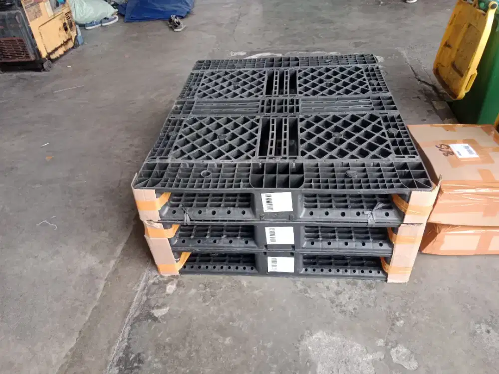 Pallet plastik bekas siap warehouse