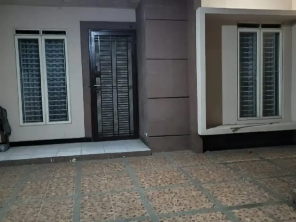 Rumah Siap Huni Blok Favorite di Taman Kopo Indah 3