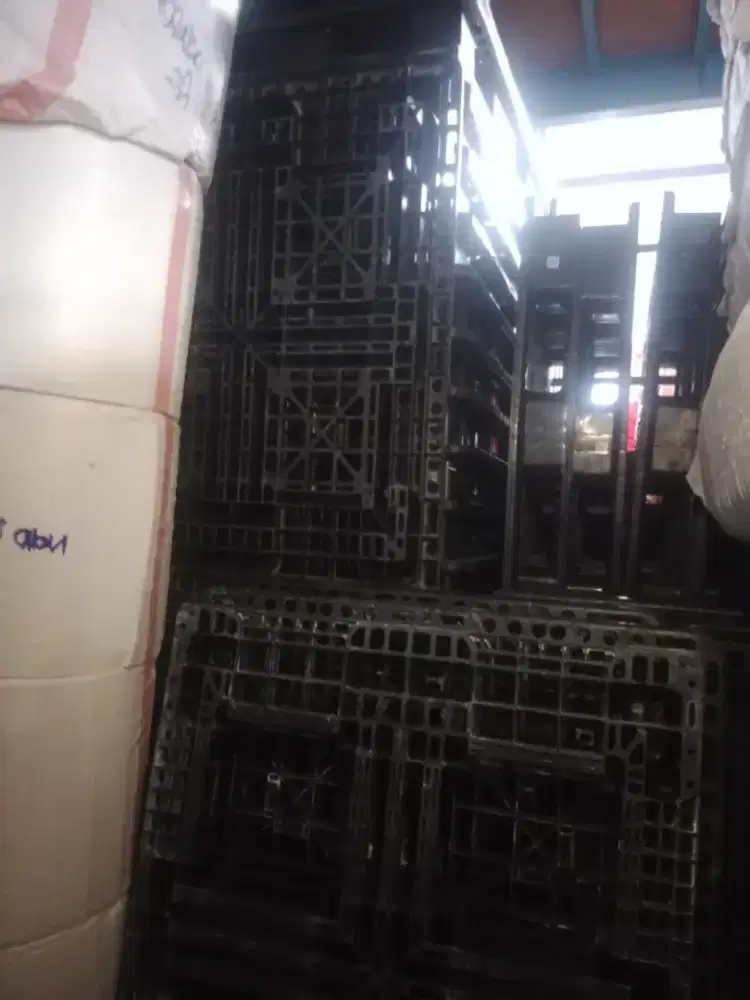 Pallet plastik second banyak dicari