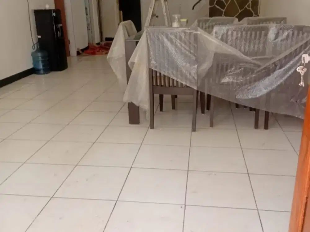 Rumah Strategis Tengah Kota di Sayap Burangrang