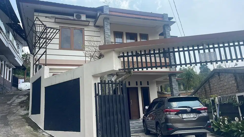 Jual cepat villa dua setengah tingkat