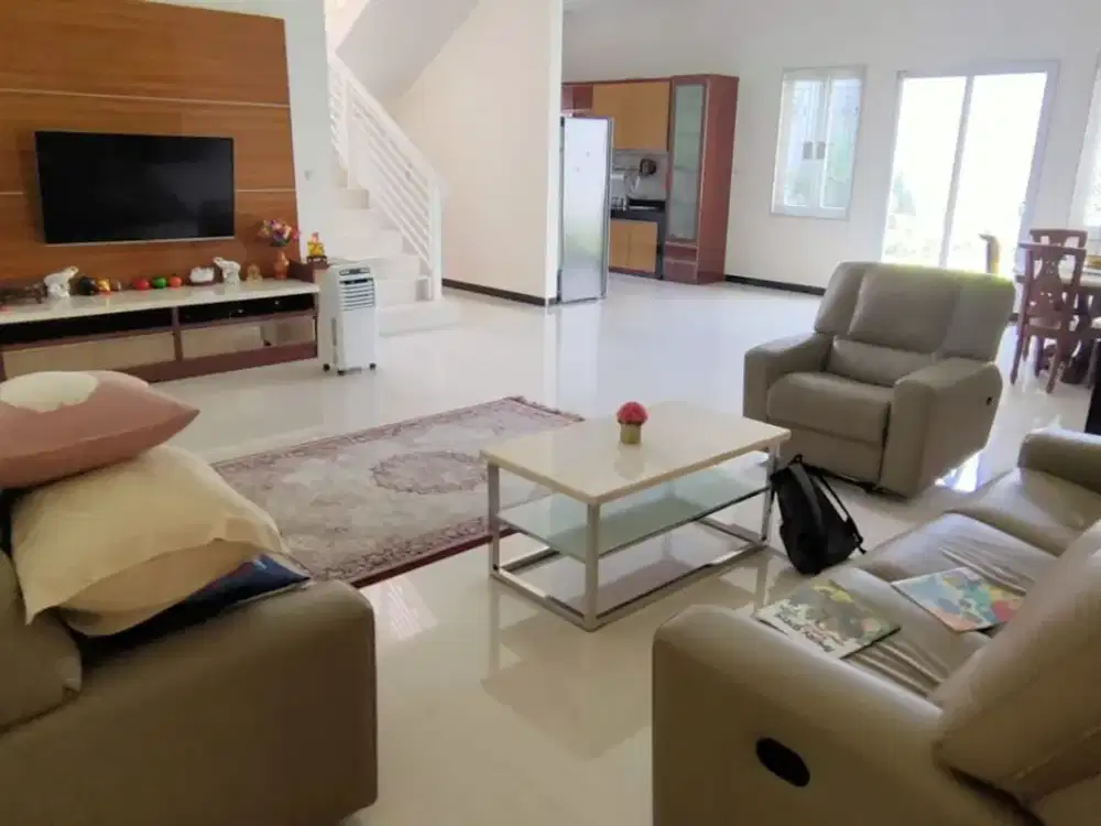 Rumah Baru 2 Lantai Siap Huni di Taman Holis Indah